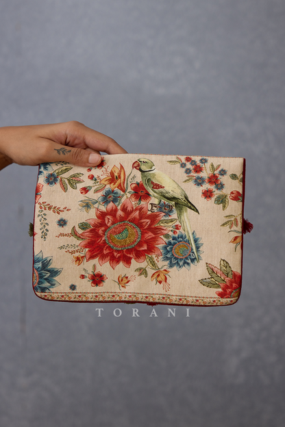 Badami Sleeve Bag