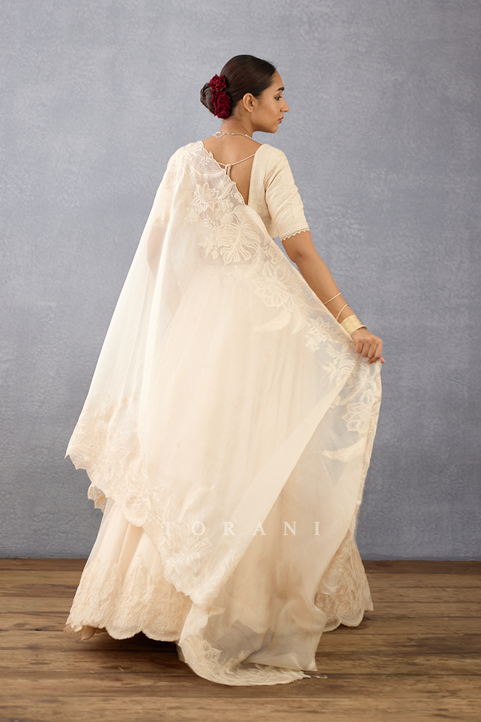 Mradu Anika Lehenga Set