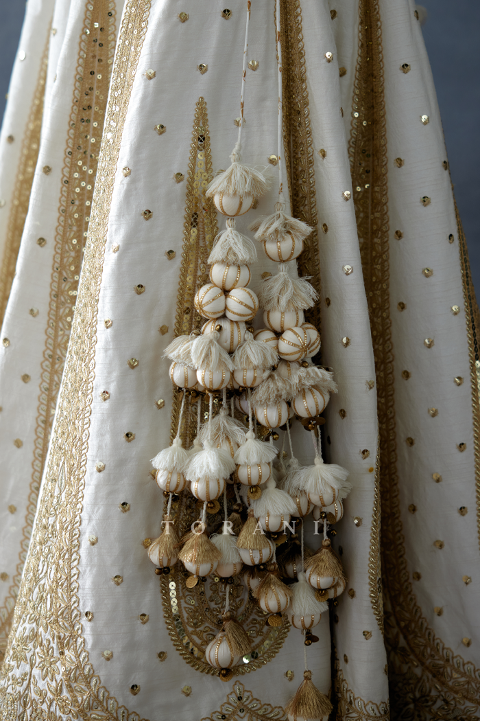 Gul-Bano Resham Lehenga Set