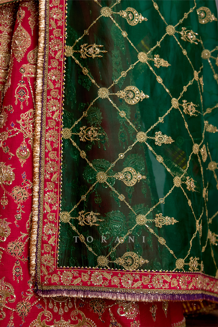 Zamardi Malika Odhni