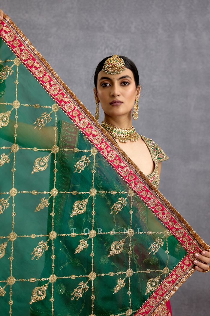 Zamardi Malika Odhni