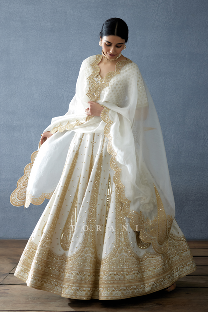 Gul-Bano Resham Lehenga Set