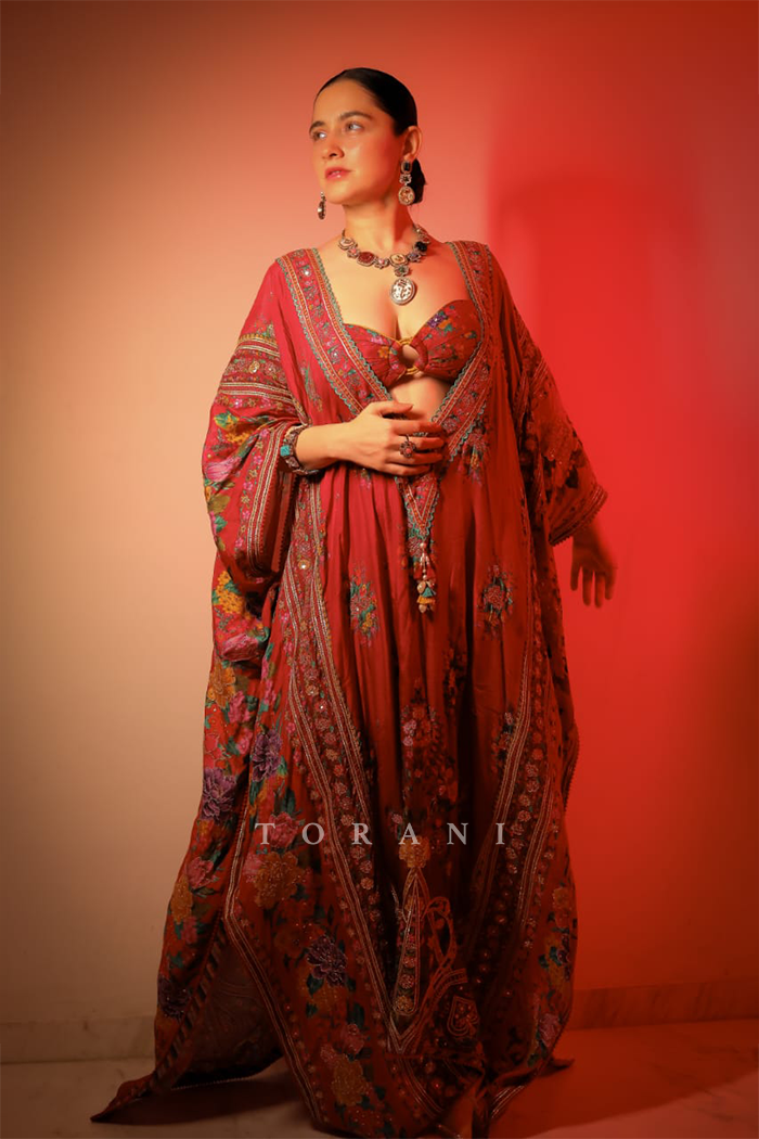 Sanjeeda Shaikh in our Dil Surkh Sanaz Kaftan Set