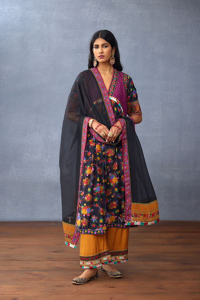 Dil Shaad Aafiya Kurta Set