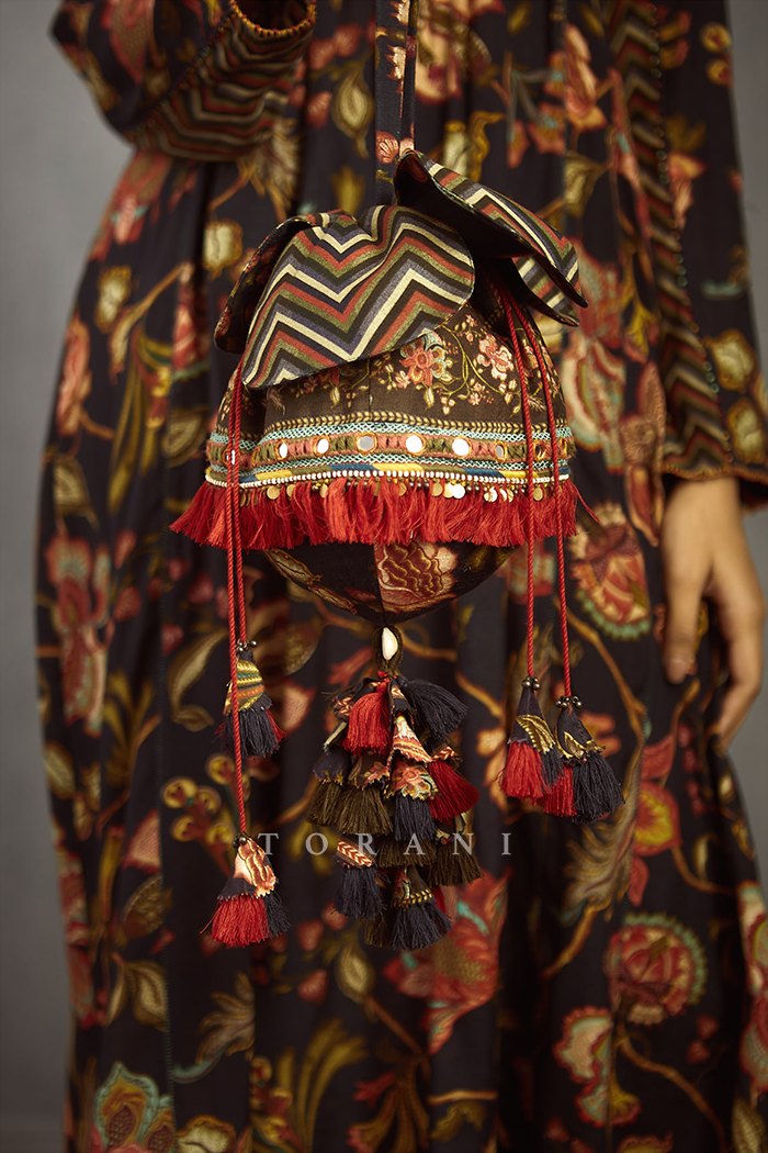 Nisha Sindhi Sheesha Potli