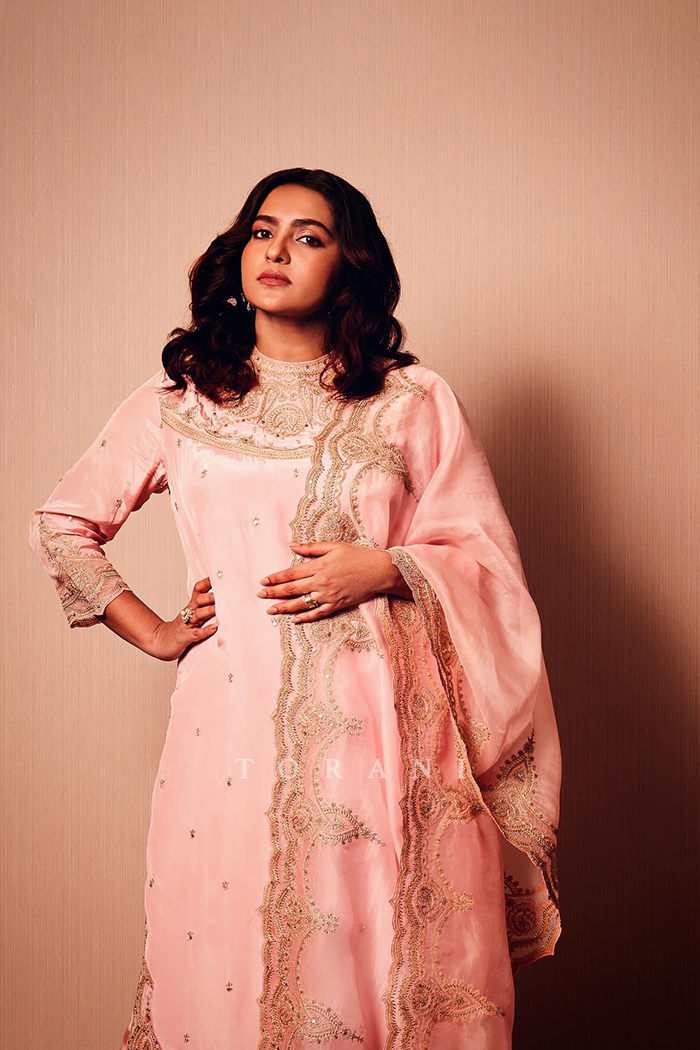 Parvathy Thiruvothu in our Gul-Mohar Urvi Kurta Set