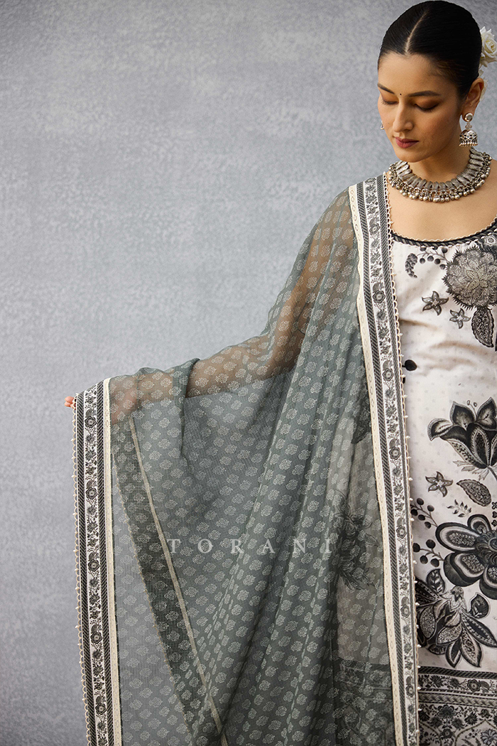Kalamkari Anvita Odhni