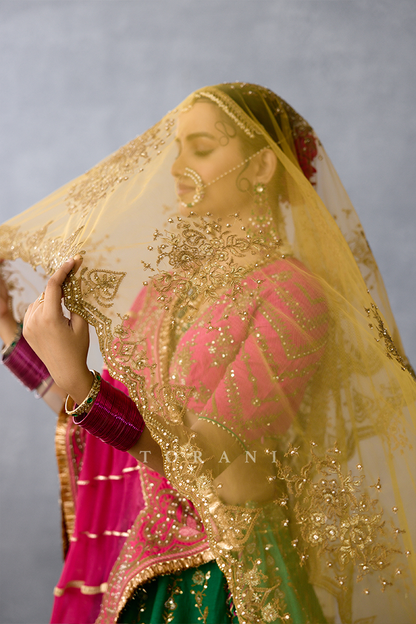 Madhu Srisa Veil Odhni