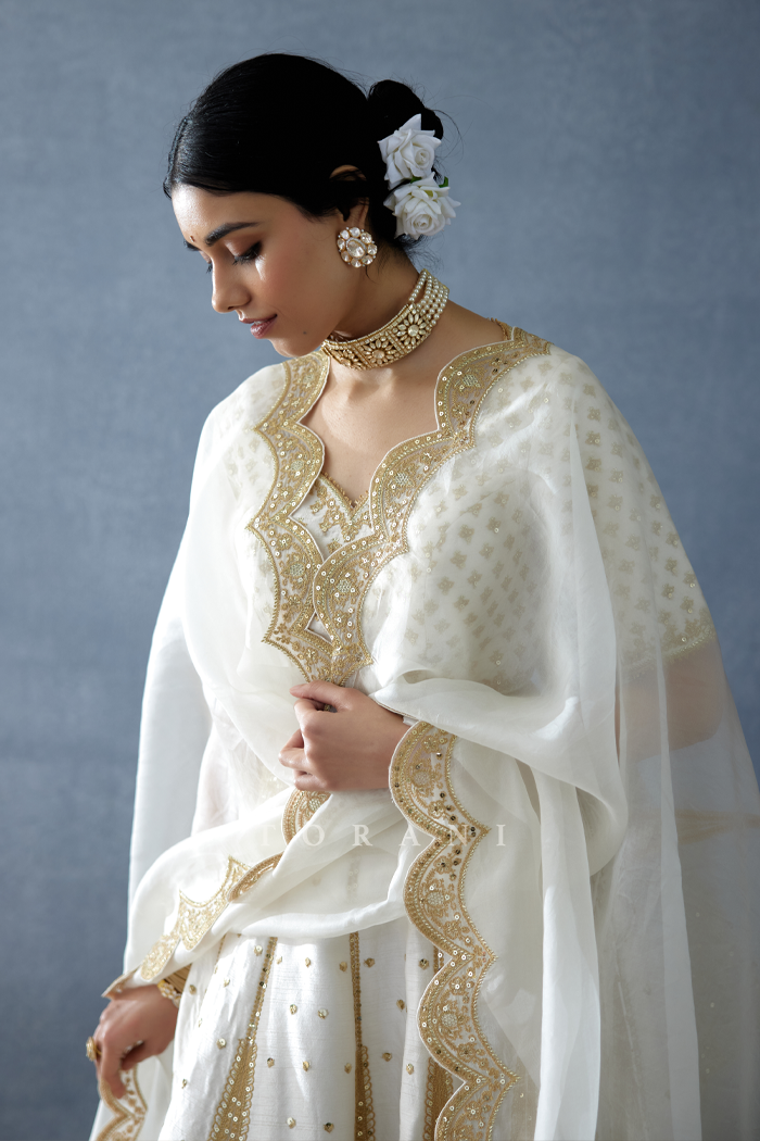 Gul-Bano Resham Odhni