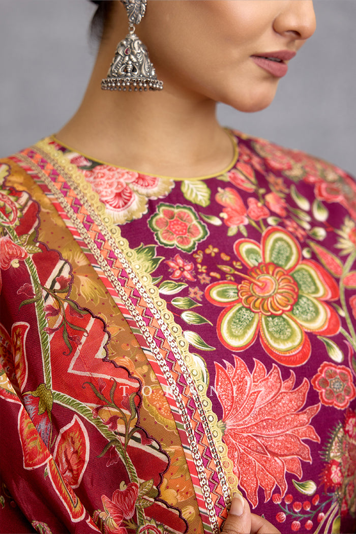 Laalima Tanuja Kurta Set