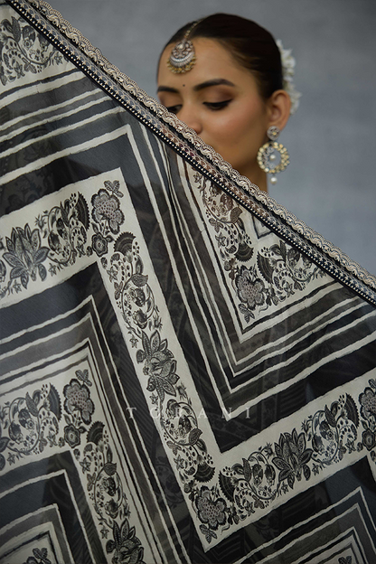 Kalamkari Asthika Odhni