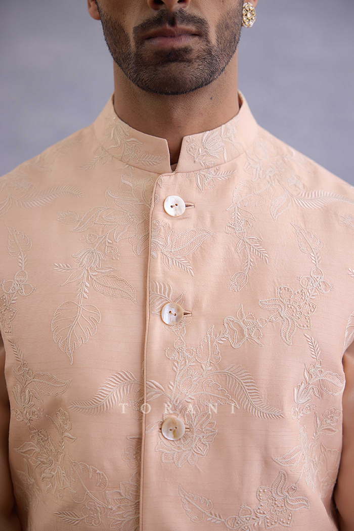 Gul-Mohar Ishaan Bandi