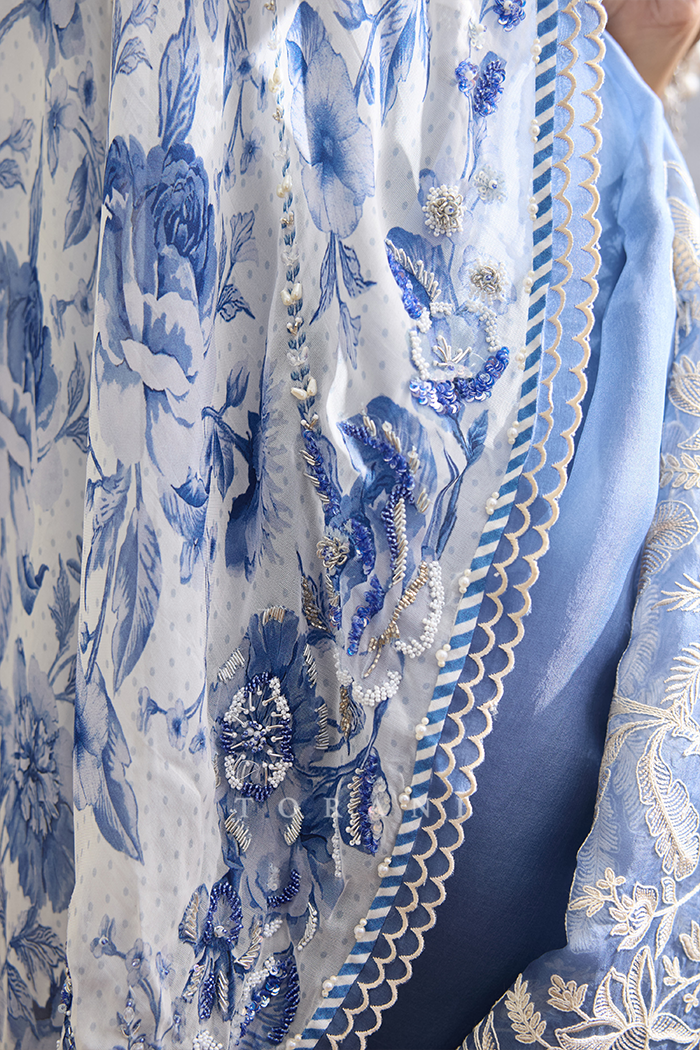 Neeli Gauraiya Amogha Cape