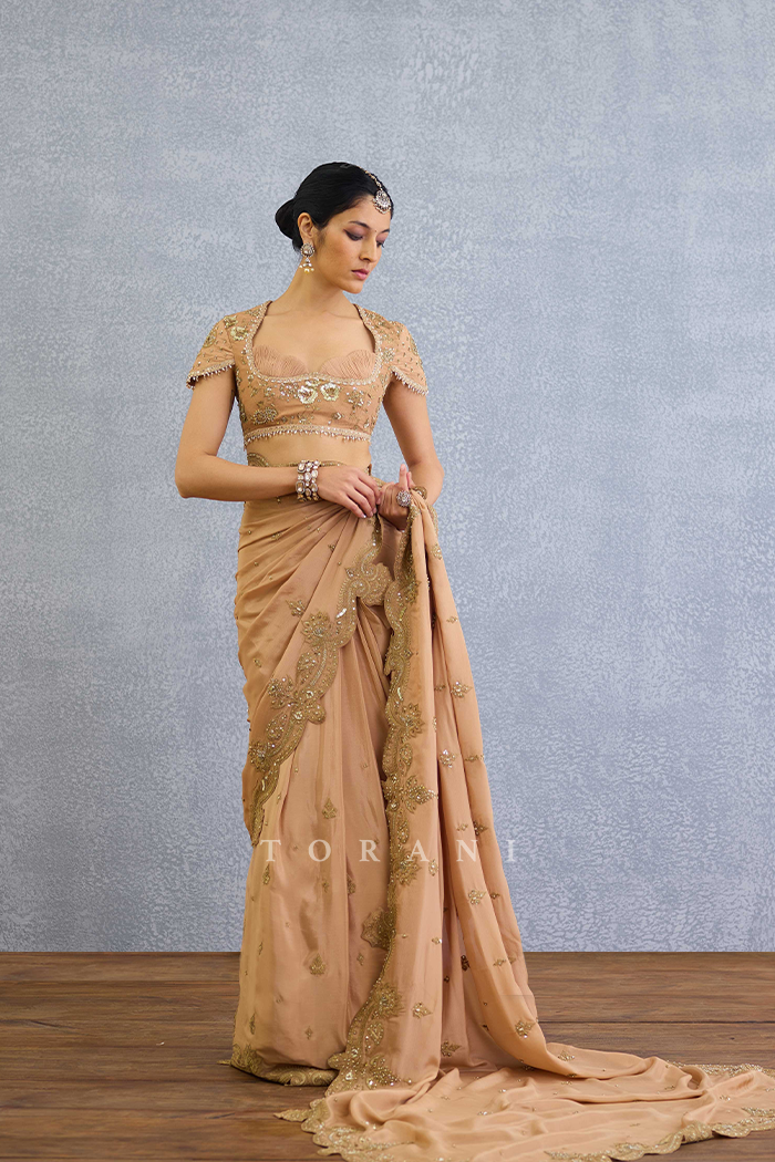 Mrunal Thakur in our Kasoori Dilruba Saree Set
