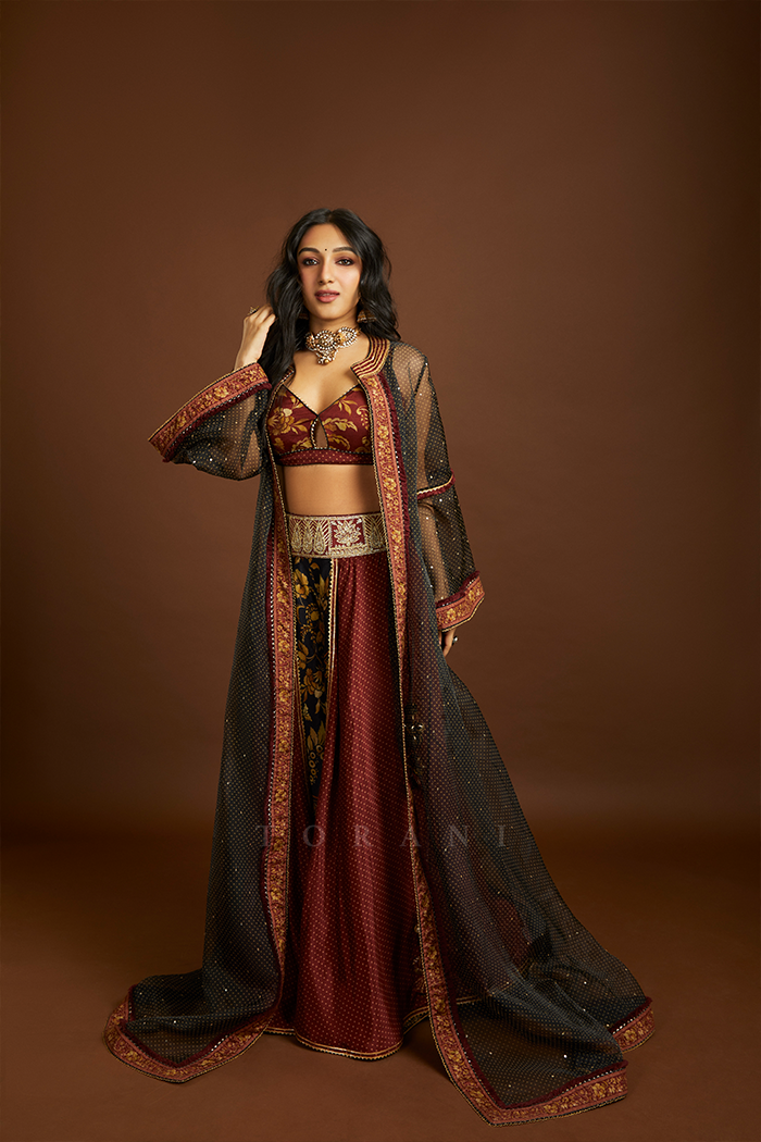 Tanisha Santoshi in our Gulghast Fatima Farhat Cape Set