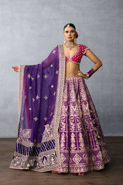 Neeraj Manmayi Odhni