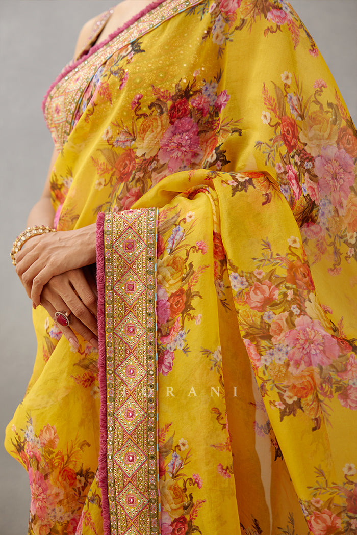 Sunehra Zubaida Saree