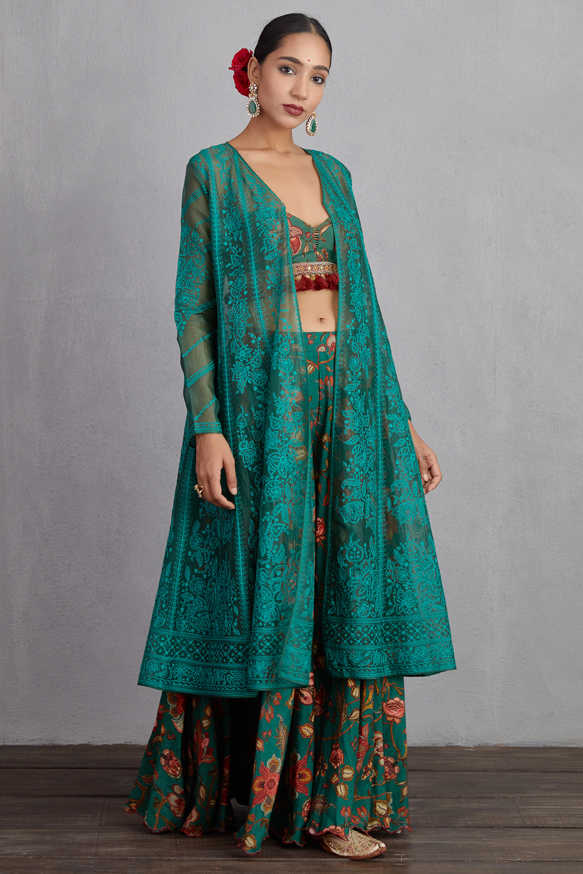 Sheesham Paavni Cape Set