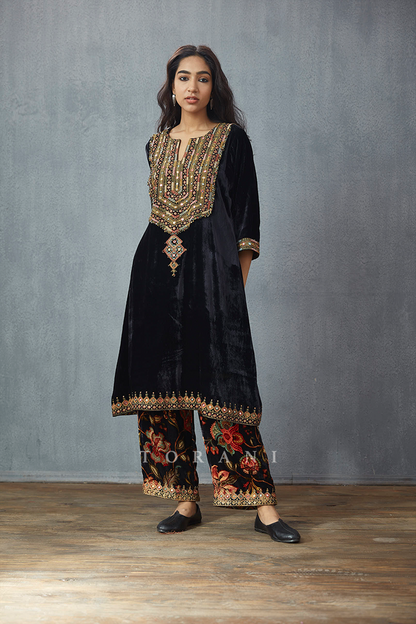 Siyahi jaal chintz makhmal Nohreen set