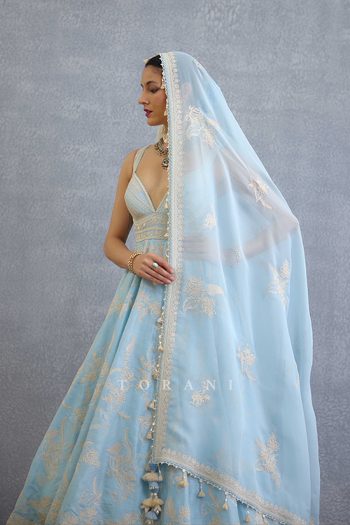 Pushkar Aruna Odhni
