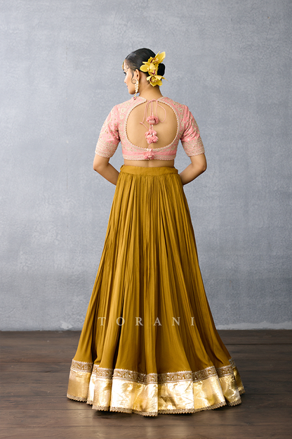 Madhu Uddhava Lehenga Set