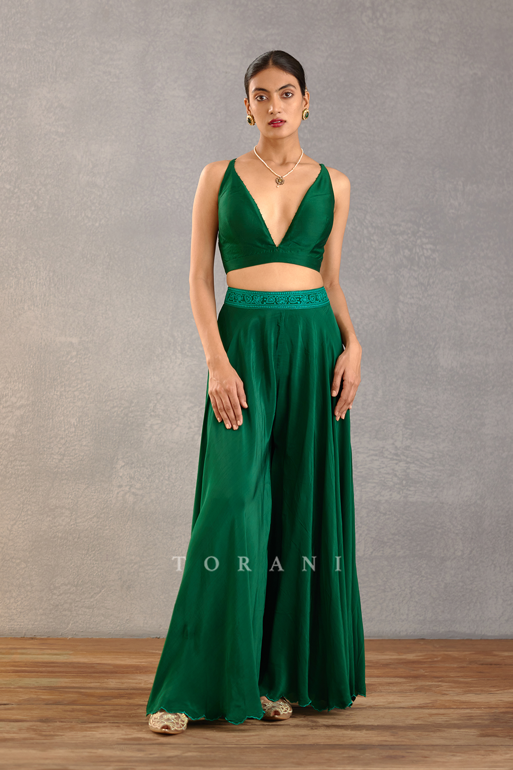 Sabz Daavya Cape Set