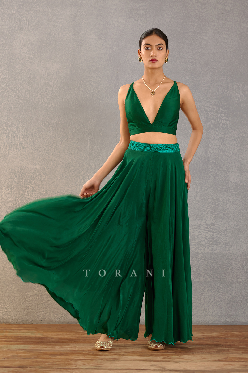 Sabz Daavya Cape Set