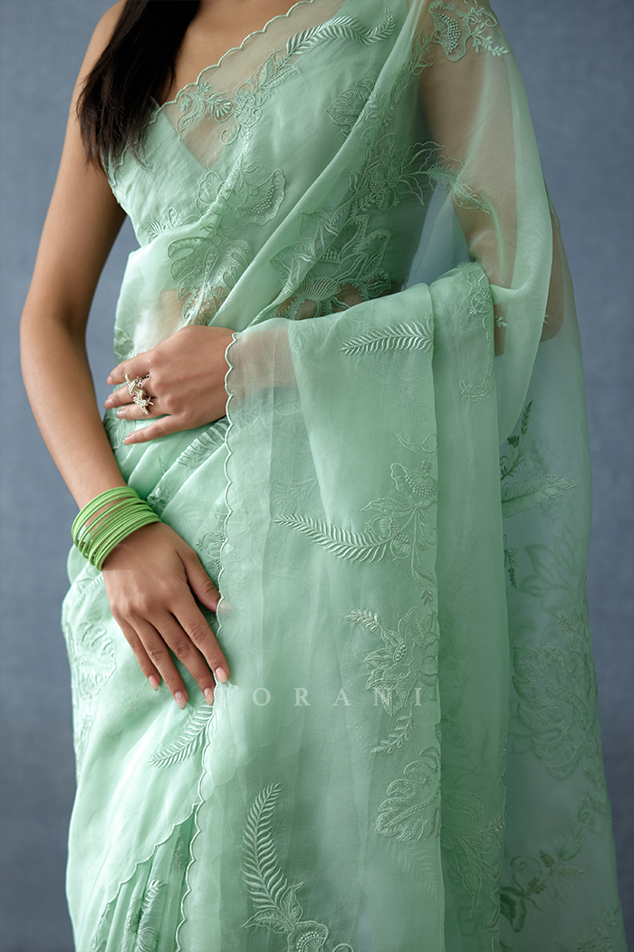 Sabz Pankhuri Saree