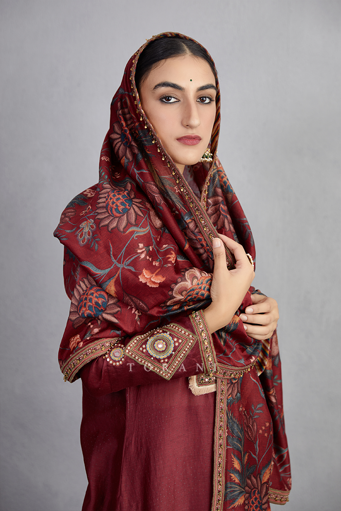 Sanobar Paakizah Odhni