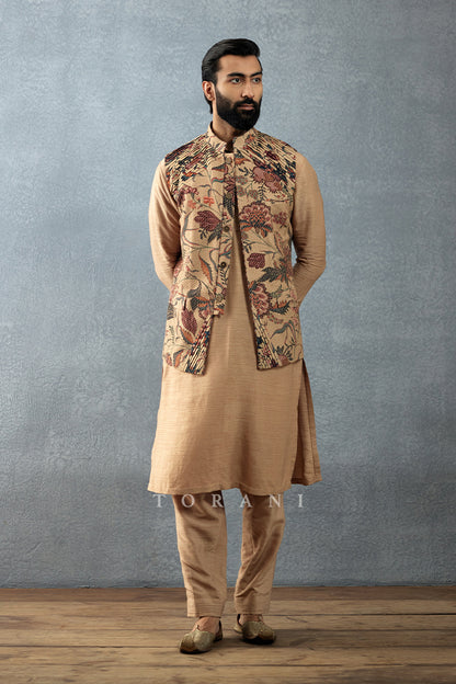 Chandan Onir Bandi Set