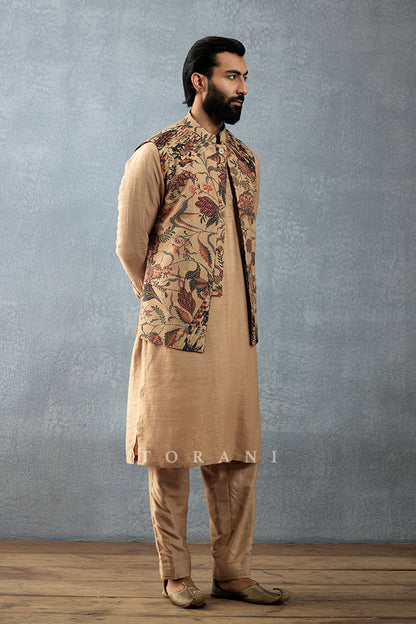 Chandan Onir Bandi Set