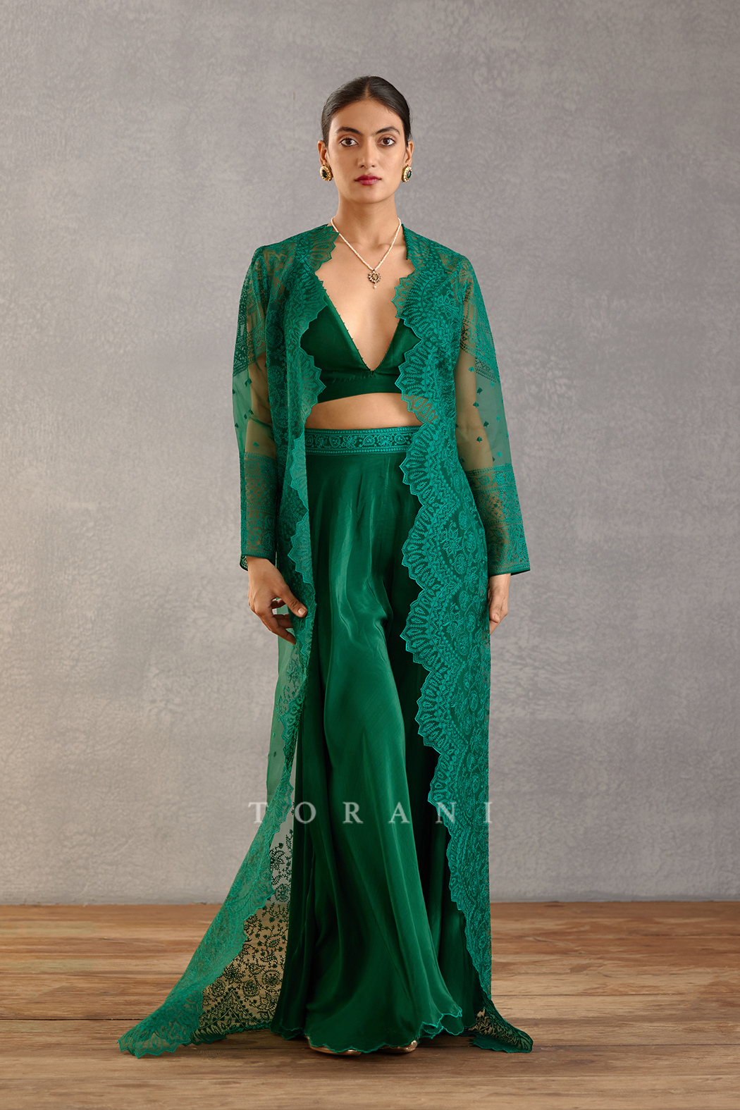 Sabz Daavya Cape Set