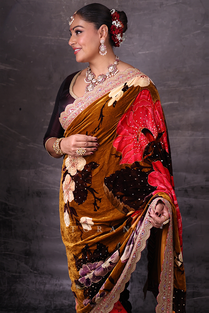 Bipasha Basu In Our Aftaabi Rabia Makhmal Saree Set