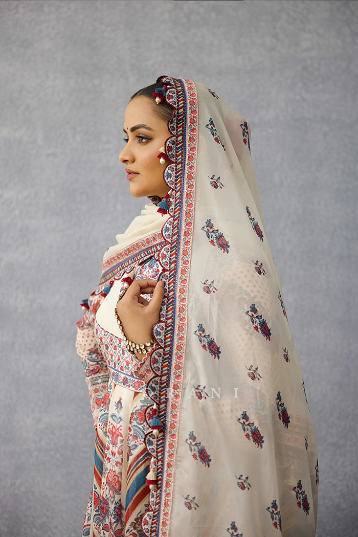 Coromandel Naynaa Anarkali Set