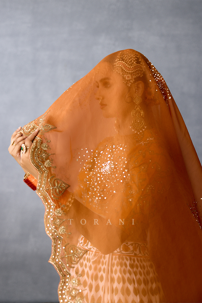 Gerua Ritika Odhni