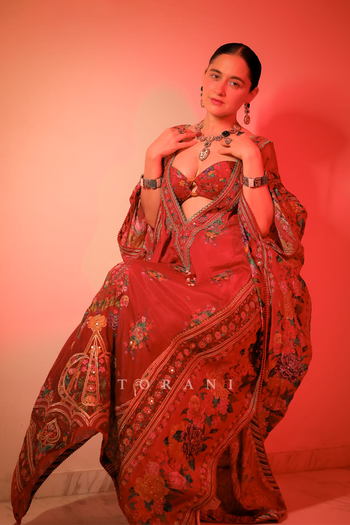 Sanjeeda Shaikh in our Dil Surkh Sanaz Kaftan Set