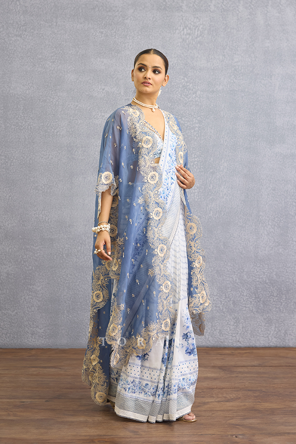 Neeli Kali Poulami Cape