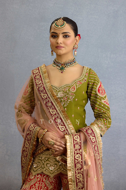 Kusumika Manmayi Gharara Set