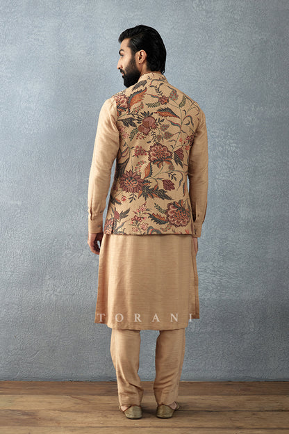 Chandan Onir Bandi Set