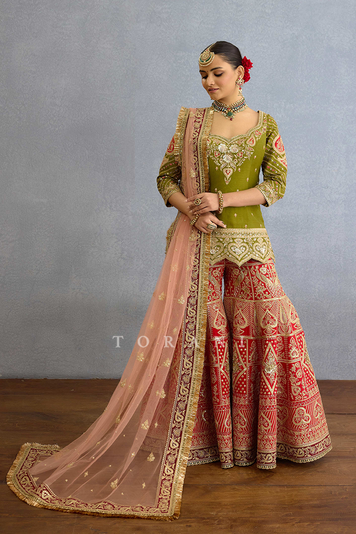 Kusumika Manmayi Gharara Set