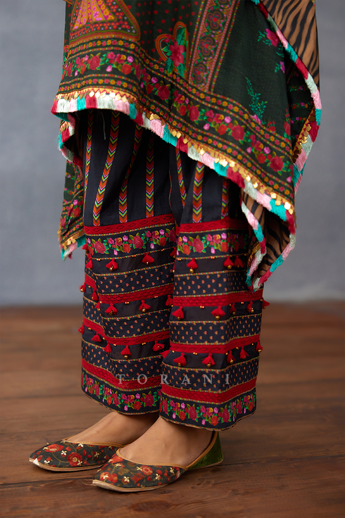 Dil Shadaab Friya Kaftan Set