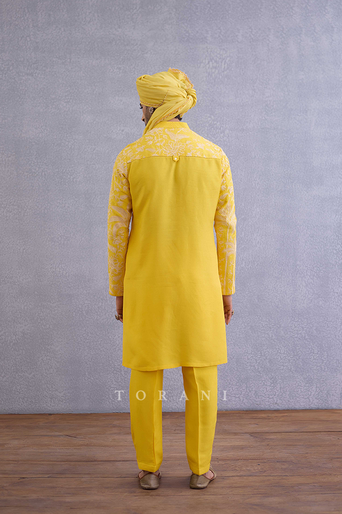 Kasmai Bhaanu Kurta Set