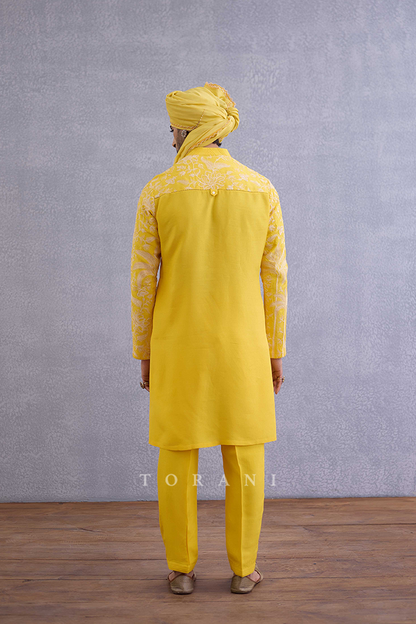 Kasmai Bhaanu Kurta Set