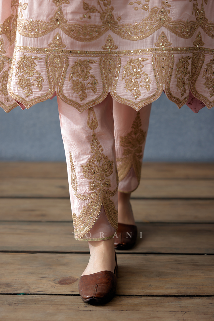 Gul-Naar Mandira Kurta Set