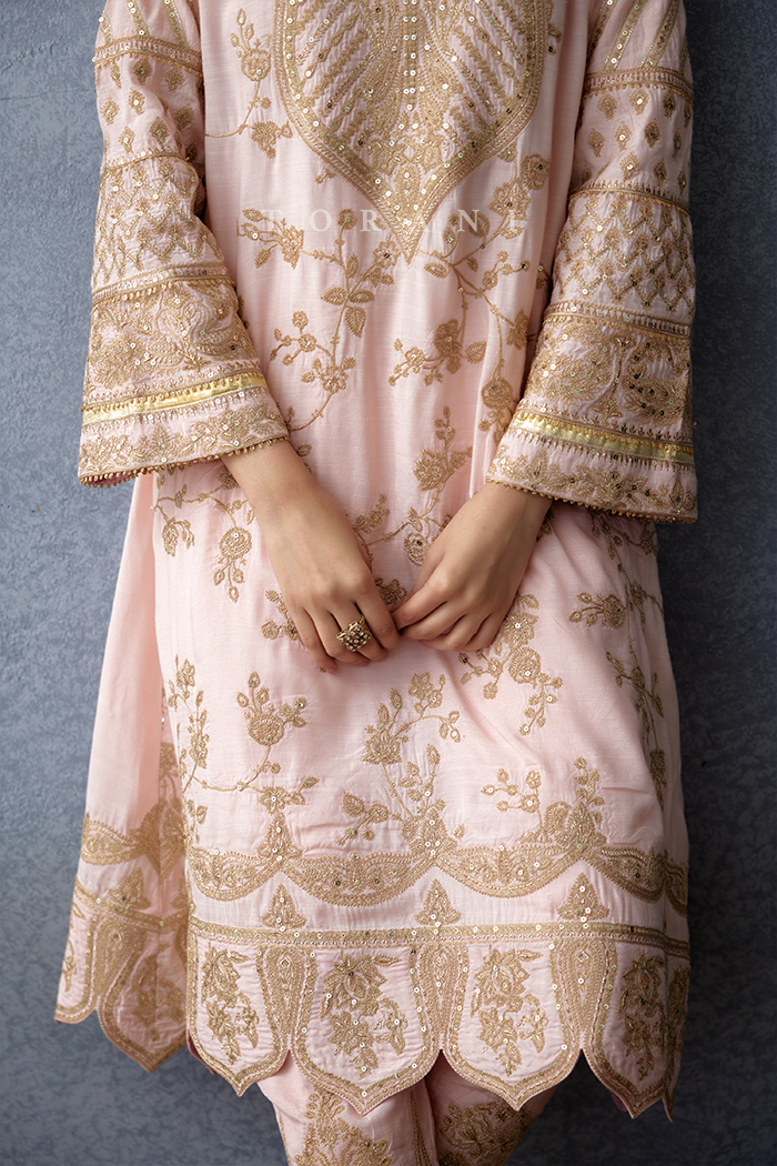 Gul-Naar Mandira Kurta Set