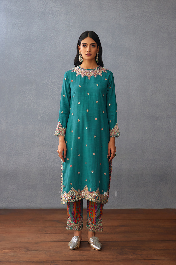 Dil Nawaz Urvi Kurta Set