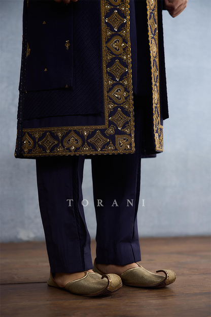 Behare Kashim Sherwani Set