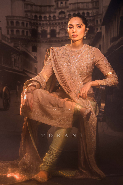 Sobhita Dhulipala in our Talai Jahaanaara Khada Dupatta &amp; Kurta Set
