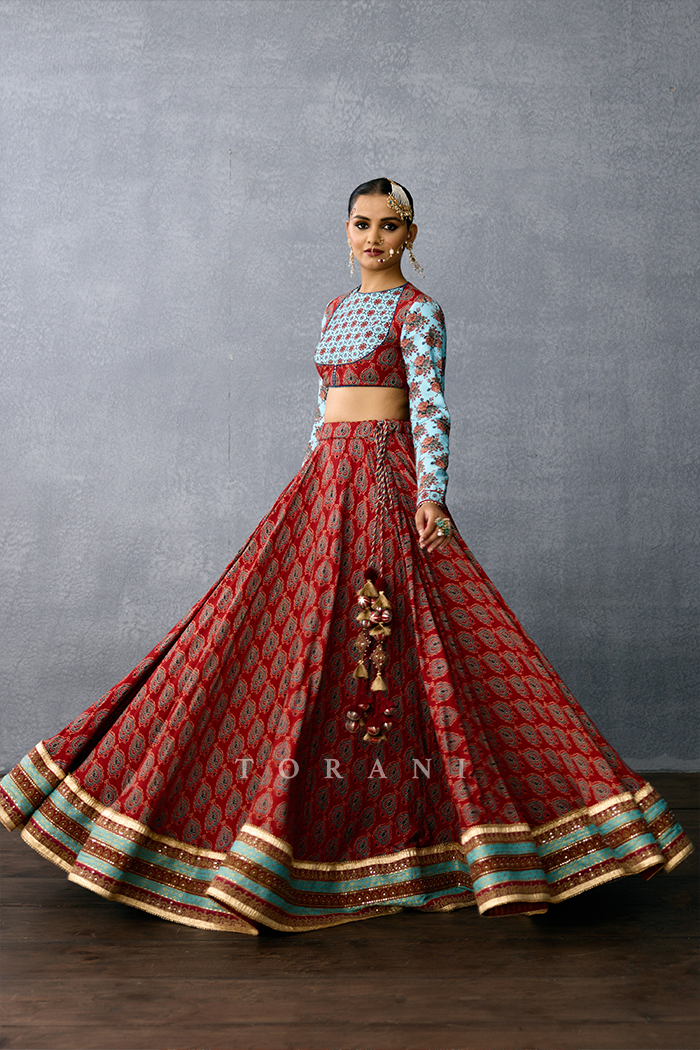 Neer-Kashish Saroja Vimalangi Lehenga Set