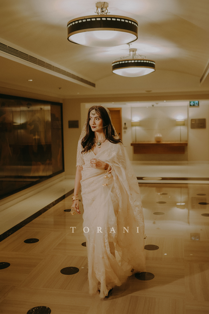 Abhilasha Kanda in our Swetah Pankhuri Saree Set